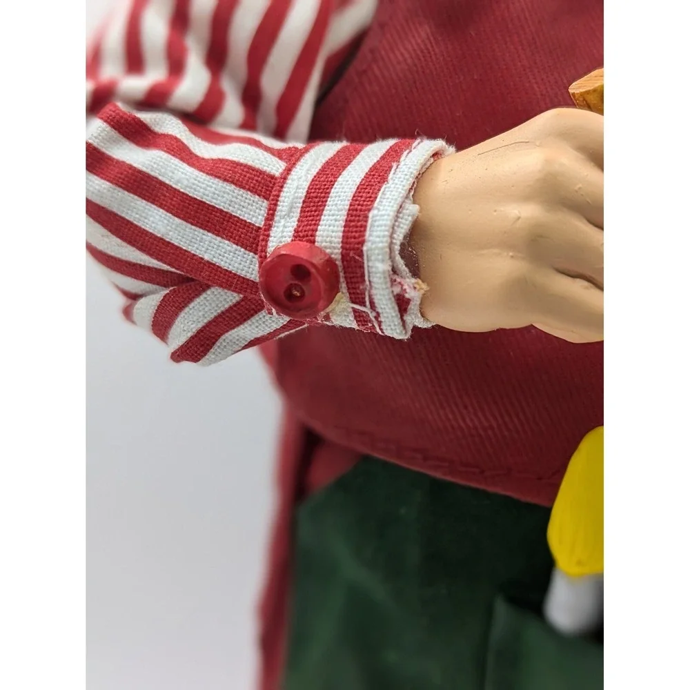 The Unbranded Brand fabric mâché
